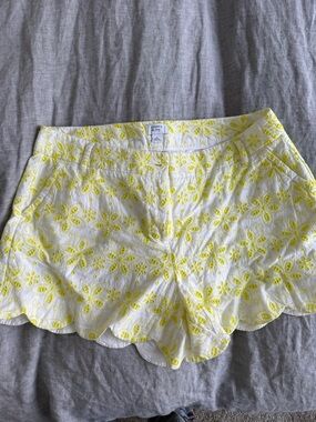 Crown & Ivy Yellow Floral Eyelet Scallop Hem Women's Shorts